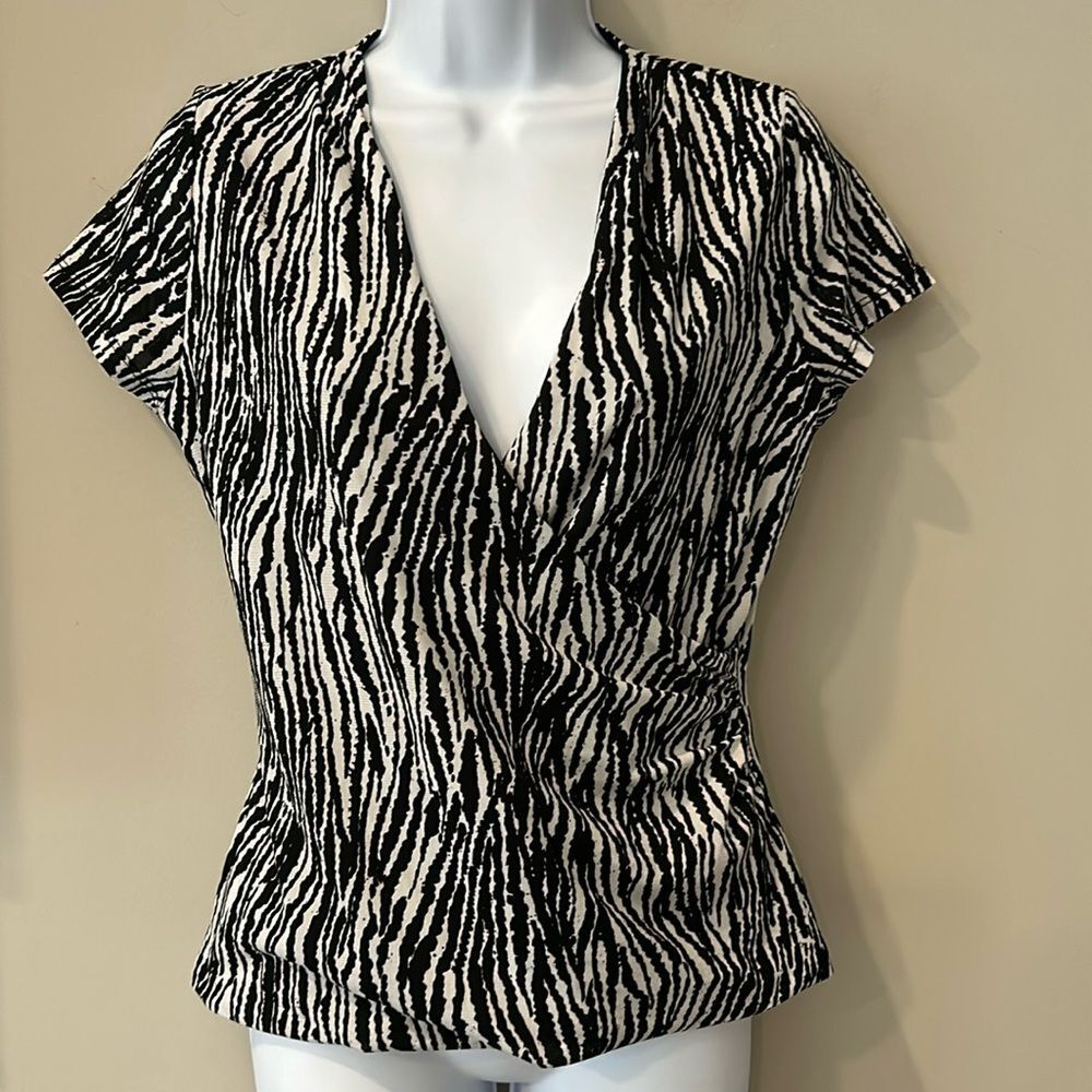 Jones Wear Women's Black & White Zebra Print Wrap Up Short Sleeves Blouse Top Sm